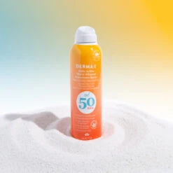  Kids Active Sheer Mineral Sunscreen Spray SPF 50 -Innisfree Store 0442 flatlay 0122 web