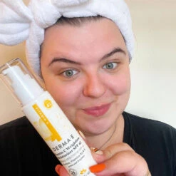 Vitamin C Weightless Moisturizer SPF 45 -Innisfree Store PH DE 0359 UGC R0123