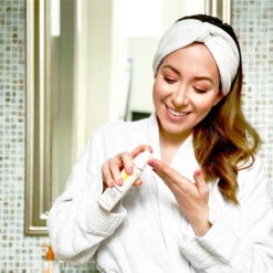 Vitamin C Renewing Moisturizer -Innisfree Store PH DE 0360 UGC R0123